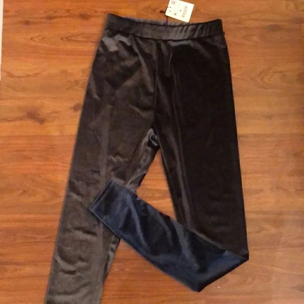 NWT Zara Gray velvet legging size medium